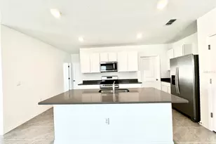 35629 Kinsey Pt, Zephyrhills, FL 33541 - Photo 7