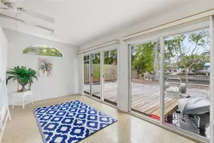 528 Ralph St, Siesta Key, FL 34242 - Photo 5