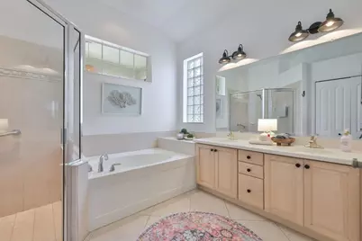 1045 Emerald Dunes Drive, Sun City Center, FL 33573 - Photo 21