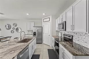 31455 Penny Surf Loop, Wesley Chapel, FL 33545 - Photo 5