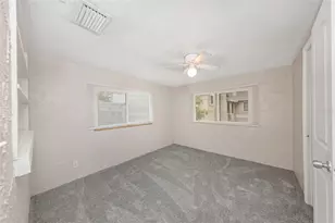 2423 Auburn St S, Saint Petersburg, FL 33712 - Photo 15