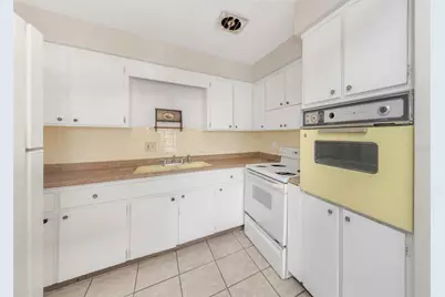 2423 Auburn Street S, Saint Petersburg, FL 33712 - Photo 7