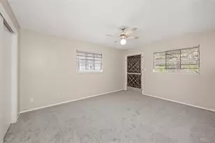2423 Auburn St S, Saint Petersburg, FL 33712 - Photo 9