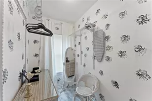 914 N 8th Street N, Saint Petersburg, FL 33701 - Photo 9