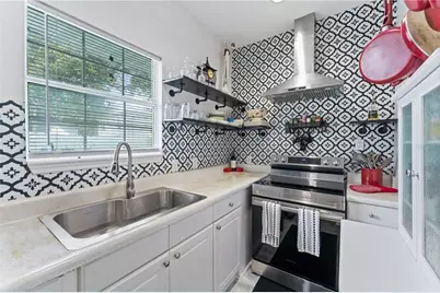 914 N 8th Street N #1, Saint Petersburg, FL 33701 - Photo 11