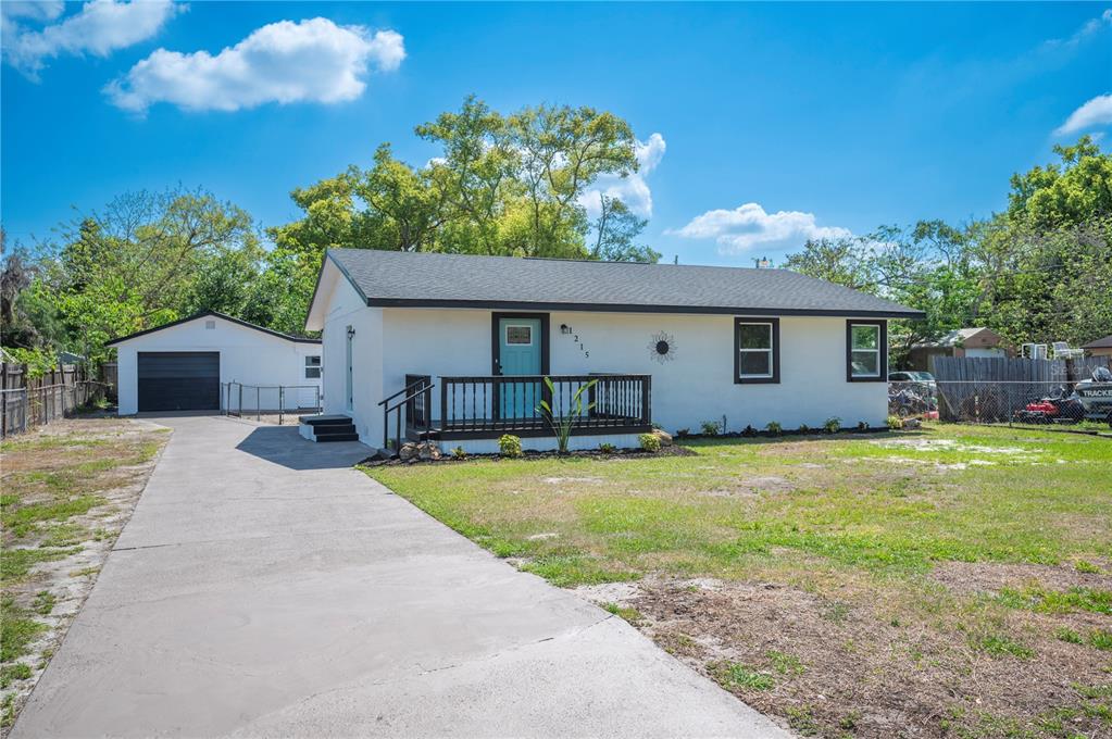 1215 El Camino Rd main architectural view