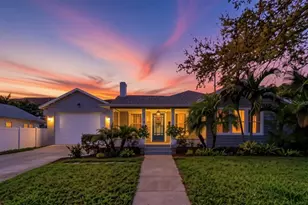 3218 7th St N, Saint Petersburg, FL 33704 - Photo 1