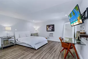 3218 7th St N, Saint Petersburg, FL 33704 - Photo 31