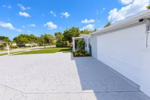 126 Miami Gardens Rd, West Park, FL 33023 - Photo 5