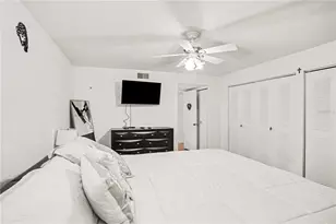 9802 Lombard Ct, Tampa, FL 33618 - Photo 13