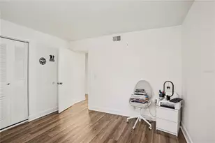 9802 Lombard Ct, Tampa, FL 33618 - Photo 17