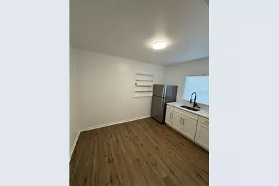 2016 E Clifton Street #B, Tampa, FL 33610 - Photo 5