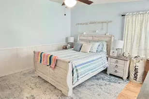 102 Americana Ct NE, Saint Petersburg, FL 33702 - Photo 15