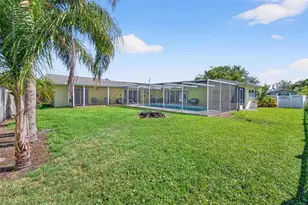 10100 Commodore Dr, Seminole, FL 33776 - Photo 37