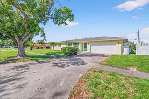 10100 Commodore Dr, Seminole, FL 33776 - Photo 1