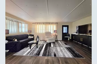 37135 Sandra Avenue, Zephyrhills, FL 33542 - Photo 13