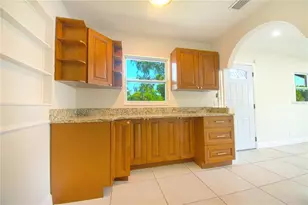 8307 Libby Ln, Tampa, FL 33619 - Photo 11