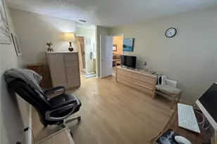 7249 Parkside Villas Dr N, Saint Petersburg, FL 33709 - Photo 5