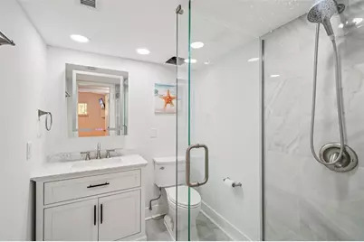 4750 Cove Circle #107, Saint Petersburg, FL 33708 - Photo 9