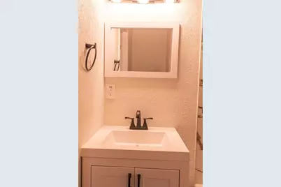 6813 S Himes Avenue, Tampa, FL 33611 - Photo 9