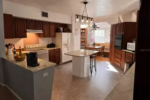 7923 18th Ave E, Palmetto, FL 34221 - Photo 5