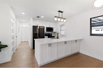 4512 W Rogers Avenue, Tampa, FL 33611 - Photo 11