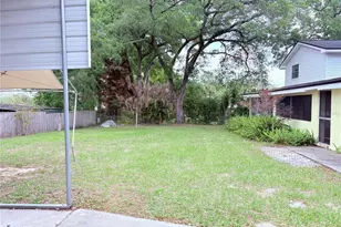 1008 Lady Guinevere Dr, Valrico, FL 33594 - Photo 39