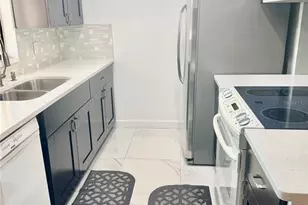 3919 Pine Limb Ct, Tampa, FL 33614 - Photo 5