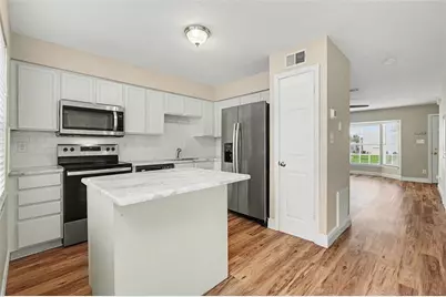 37306 Embassy Park Lane, Dade City, FL 33525 - Photo 7