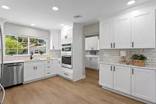 262 30th St N, Saint Petersburg, FL 33713 - Photo 13