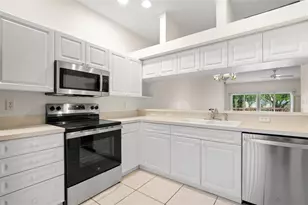 6600 100th Way N, Saint Petersburg, FL 33708 - Photo 7