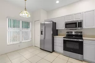 6600 100th Way N, Saint Petersburg, FL 33708 - Photo 5