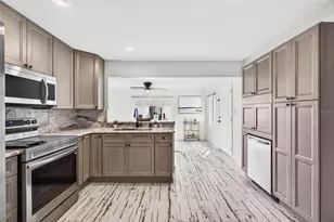 14198 89th Ave, Seminole, FL 33776 - Photo 9