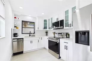 1920 New Hampshire Ave NE, Saint Petersburg, FL 33703 - Photo 11