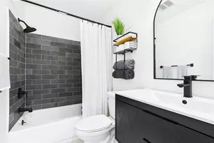 1920 New Hampshire Ave NE, Saint Petersburg, FL 33703 - Photo 27