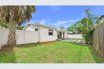 1920 New Hampshire Avenue NE, Saint Petersburg, FL 33703 - Photo 35