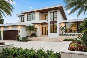 7821 3rd Ave S, Saint Petersburg, FL 33707 - Photo 1