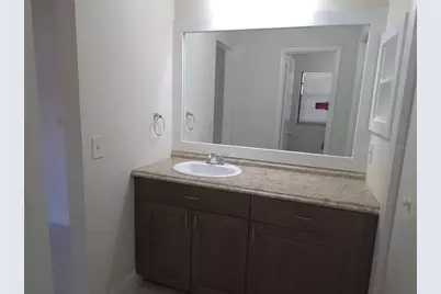 10410 N Ojus Drive, Tampa, FL 33617 - Photo 11