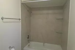 10410 N Ojus Dr, Tampa, FL 33617 - Photo 21