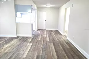 10410 N Ojus Dr, Tampa, FL 33617 - Photo 5