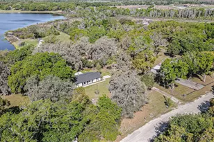 8807 Overlook Dr, Wesley Chapel, FL 33545 - Photo 5