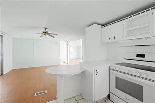 36941 Beth Ave, Zephyrhills, FL 33542 - Photo 13