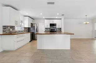 4710 Southbreeze Dr, Tampa, FL 33624 - Photo 19