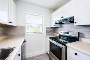 2750 E Bay Dr, Largo, FL 33771 - Photo 15