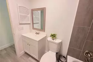 2750 E Bay Dr, Largo, FL 33771 - Photo 25