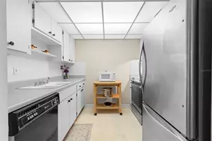 401 De Grasse Pl, Sun City Center, FL 33573 - Photo 11