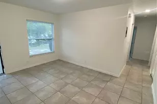 7020 Baywood Dr, Tampa, FL 33637 - Photo 5