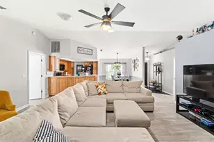 1916 Cloverdale Ct, Lutz, FL 33549 - Photo 7