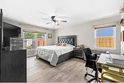 1916 Cloverdale Court, Lutz, FL 33549 - Photo 17