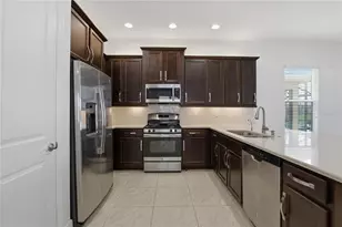 30588 Chesapeake Bay Dr, Wesley Chapel, FL 33543 - Photo 11